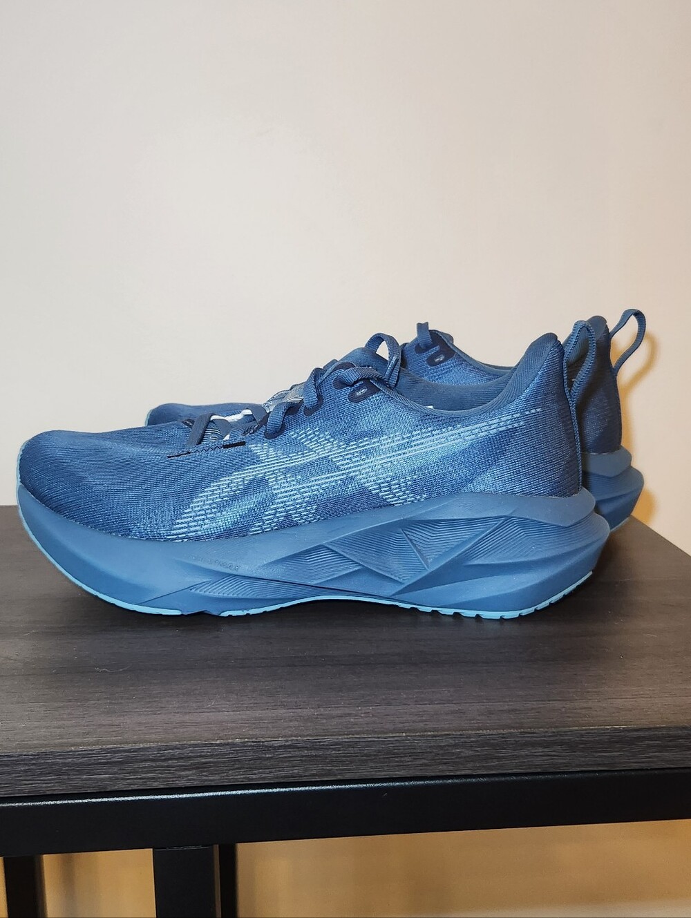 ASICS Novablast 5 Running Shoes Womens Size 7.5